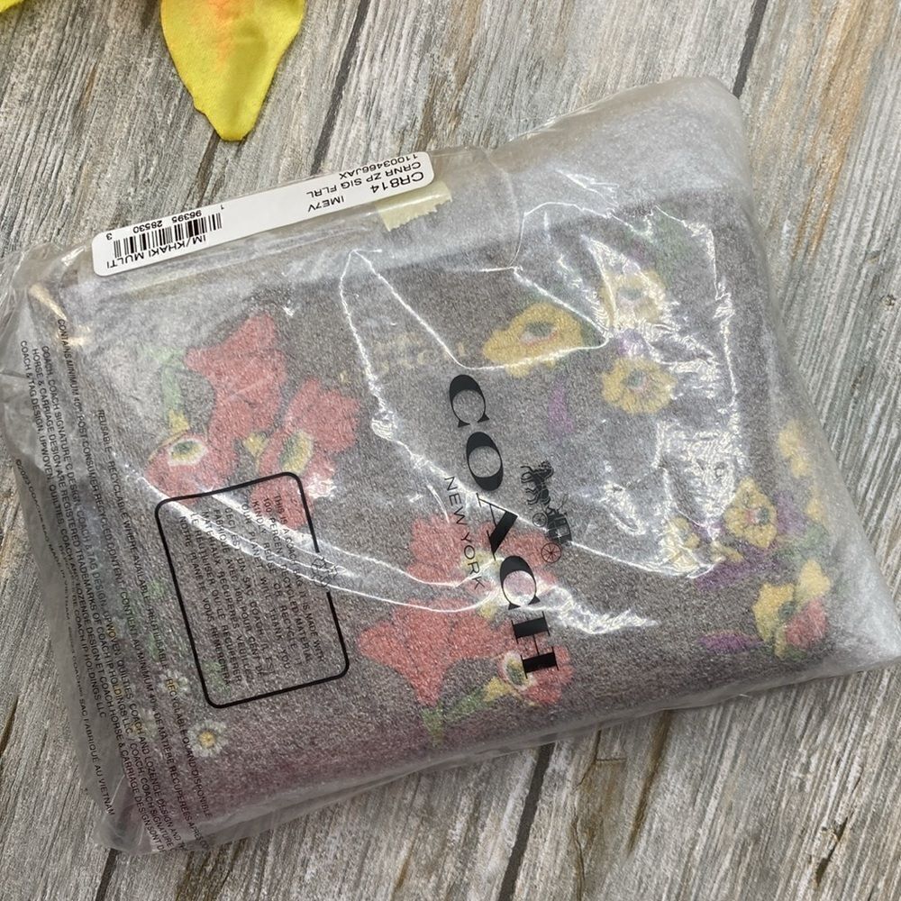 Coach Corner Zip Wristlet In Signature Canvas With Floral Print Wallet Bag Purse - Picture 7 of 7
